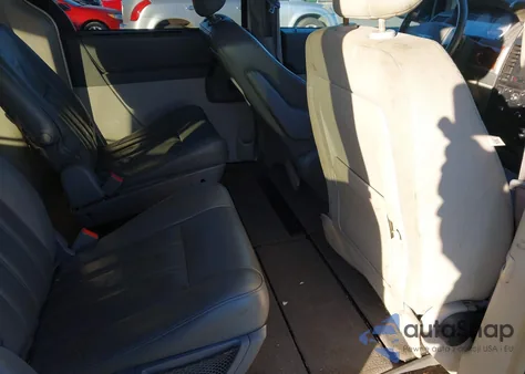 2008 Chrysler Town & Country Touring from USA, damaged, VIN 2A8HR54P08R637722